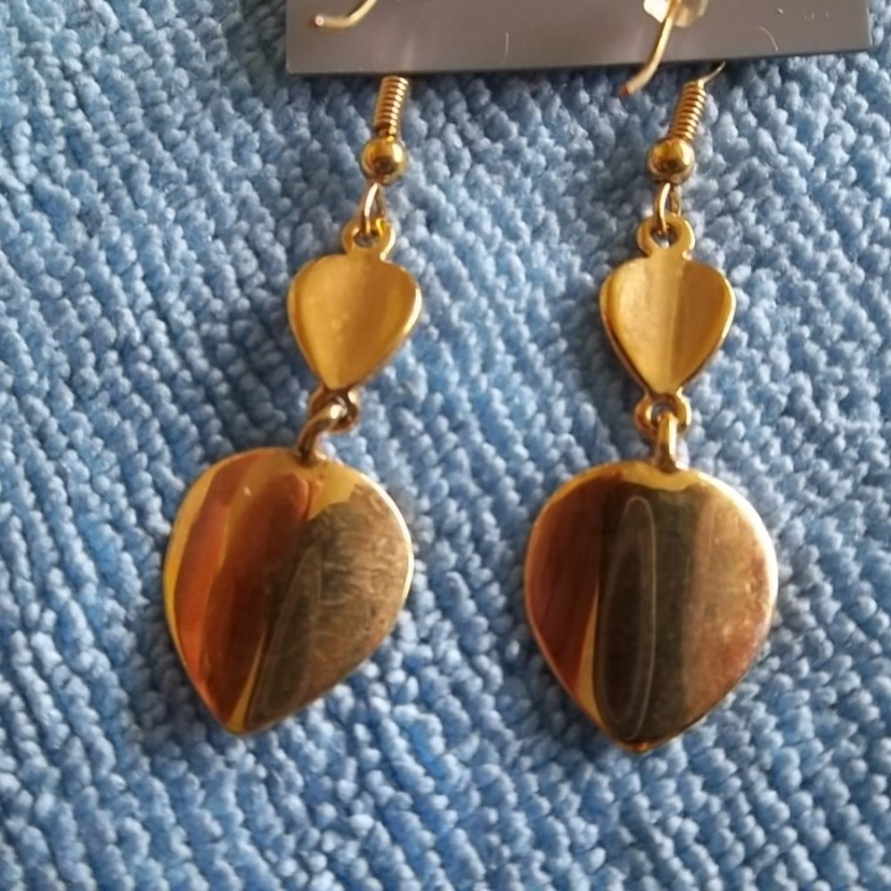 NWT Four Pairs of Earrings by Express - Picture 11 of 15